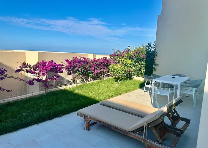 Coast Sun Kissed Terrace 110a Apartment