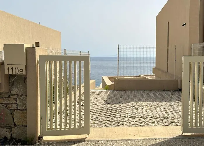 Coast Sun Kissed Terrace 110a Apartment