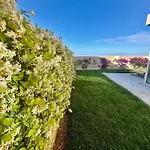 Coast Sun Terrace, 110a Палас